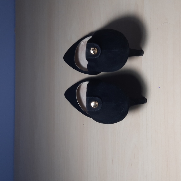 Michael Kors black suede heels size 6 1/2 - EUC - Picture 9 of 13